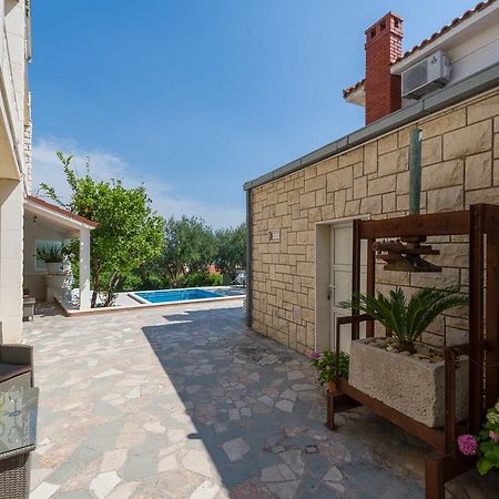 Villa Tomasovic With Pool In Podstrana Exterior photo