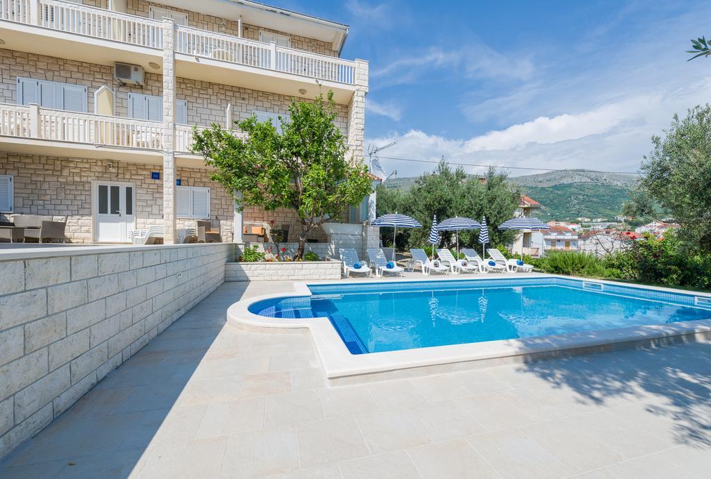 Villa Tomasovic With Pool In Podstrana Exterior photo