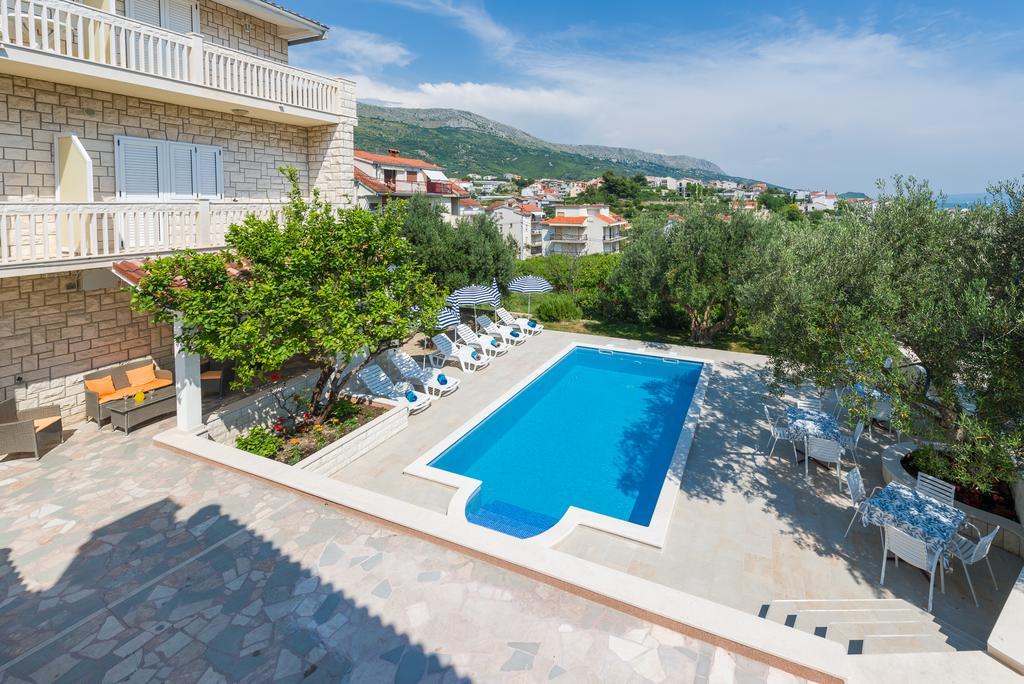 Villa Tomasovic With Pool In Podstrana Exterior photo