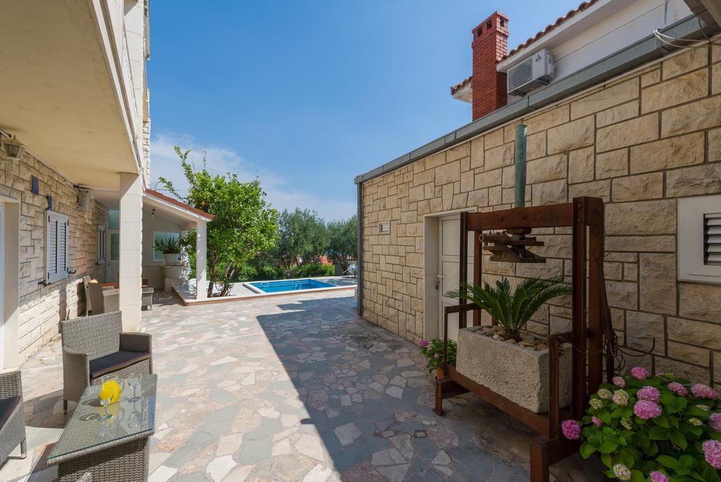 Villa Tomasovic With Pool In Podstrana Exterior photo