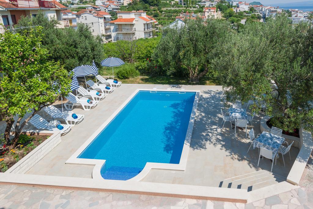 Villa Tomasovic With Pool In Podstrana Exterior photo
