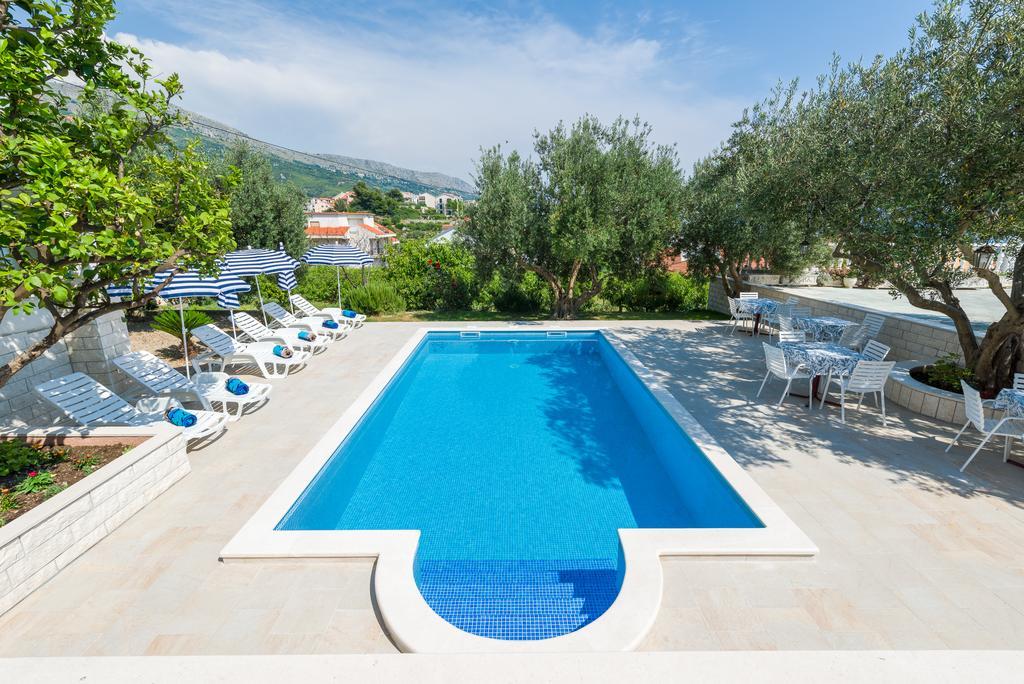 Villa Tomasovic With Pool In Podstrana Exterior photo