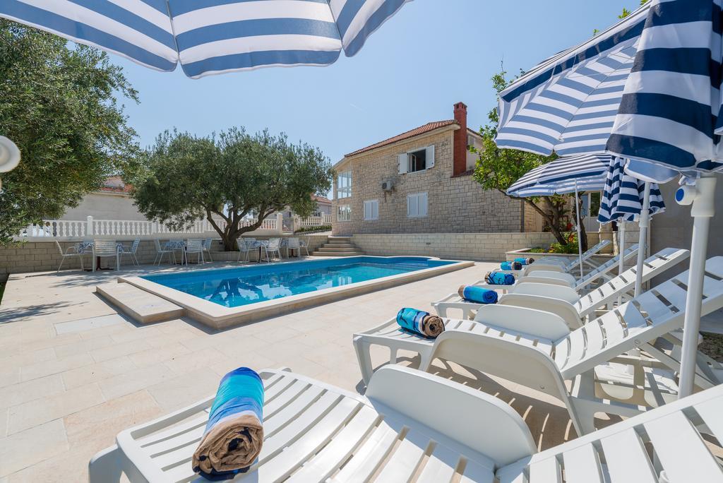 Villa Tomasovic With Pool In Podstrana Exterior photo