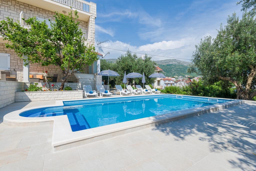 Villa Tomasovic With Pool In Podstrana Exterior photo